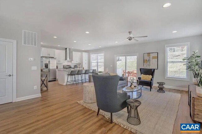 Building Photo - 314 Huntley Ave