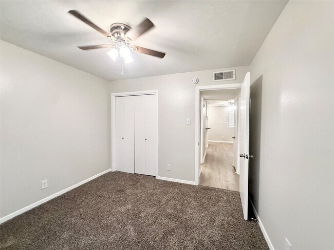 Building Photo - 201 S Kaysie St