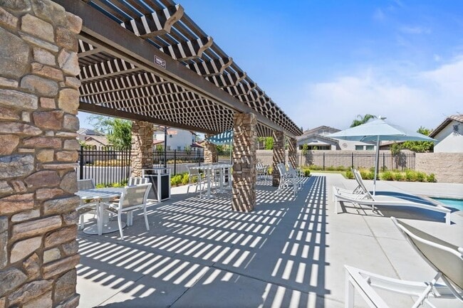 Building Photo - 1383 E Via Azzurra Way