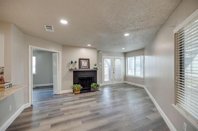 Building Photo - 2304 Balsam Dr