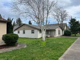 Building Photo - 412 NW F St