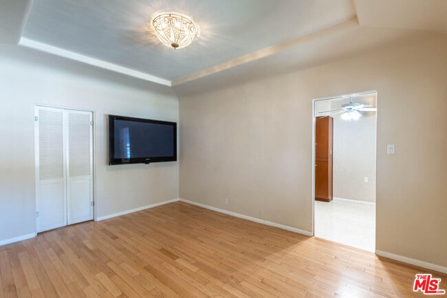 Building Photo - 352 S Wetherly Dr