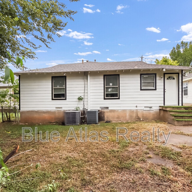 Building Photo - 1104 S Gilpin Ave