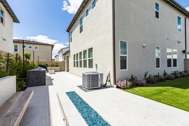 Building Photo - Incredible Fully Furnished New Home In Lak...