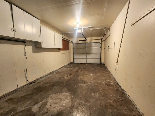Building Photo - 1603 Iroquois Rd