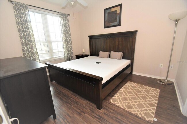 Building Photo - 4178 Central Sarasota Pkwy