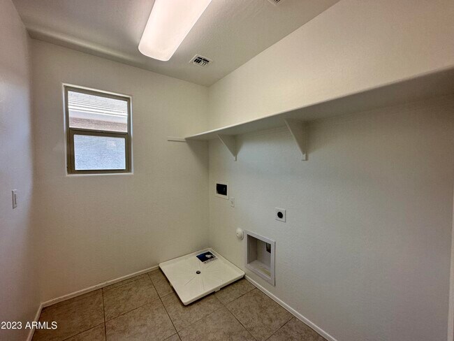 Building Photo - 2538 N 73rd Dr