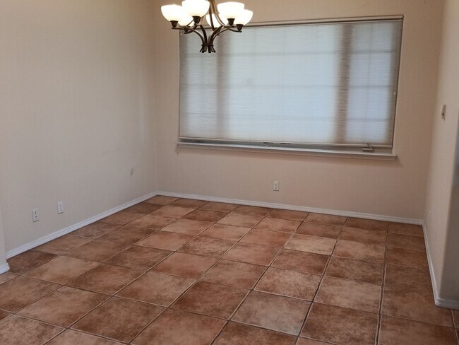 Building Photo - 3 Bedroom, 2 Bathroom Home! Schedule a Sho...