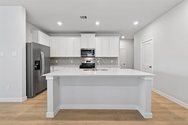 Building Photo - 3903 Flora Fld Dr