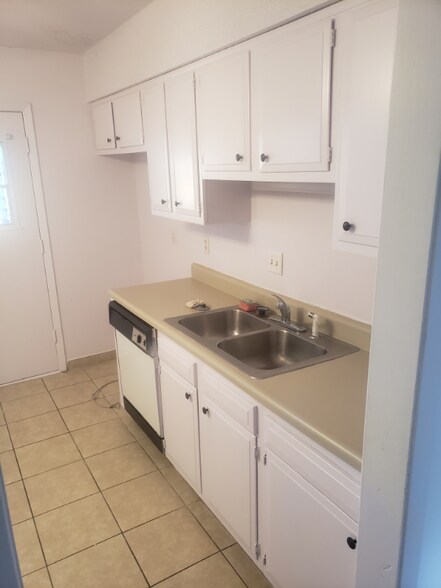 Building Photo - 21 11th St