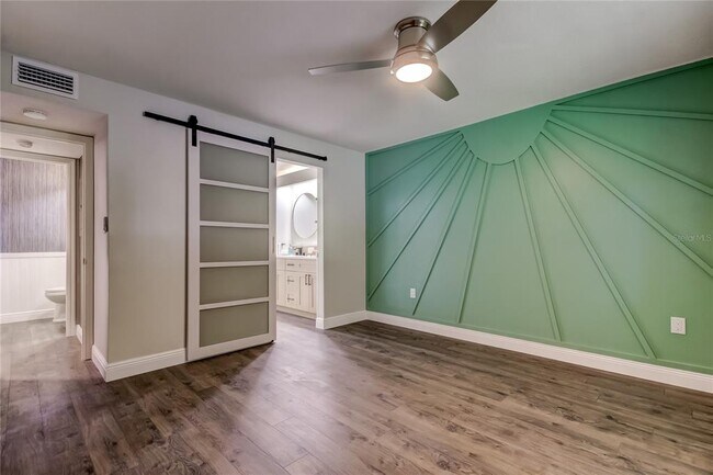 Building Photo - 2673 Sabal Springs Cir