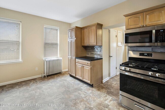 Building Photo - 34 Bridge Ave