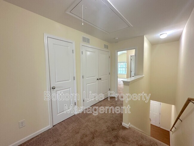 Building Photo - 9341 Hamel St