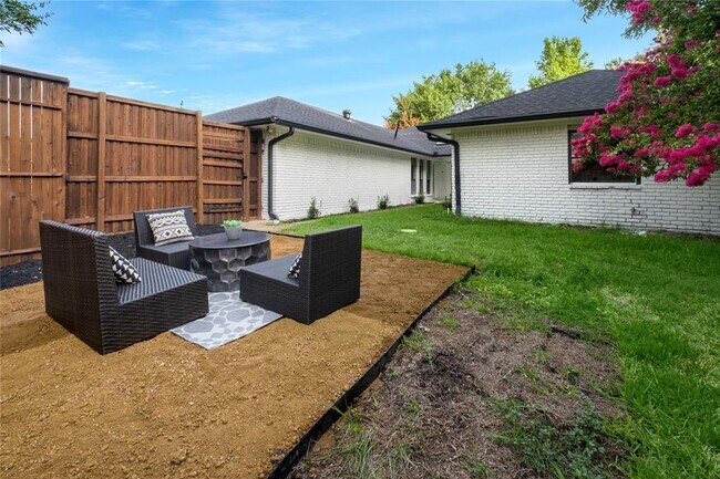 Building Photo - 6226 La Cosa Dr
