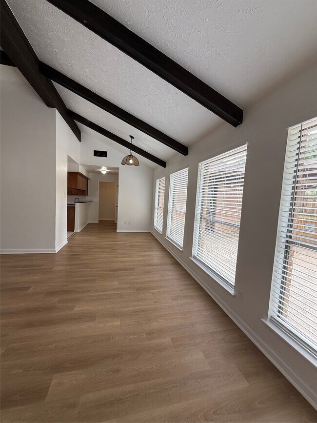 Building Photo - 3206 Cascade Creek Dr