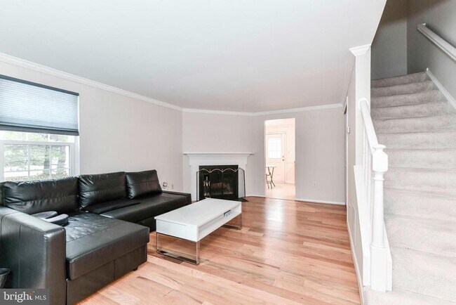 Building Photo - 60 Benton Ct