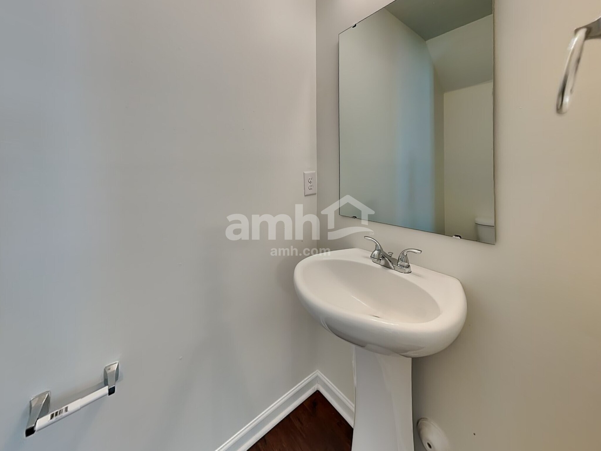 Building Photo - 3022 Bushfield Dr