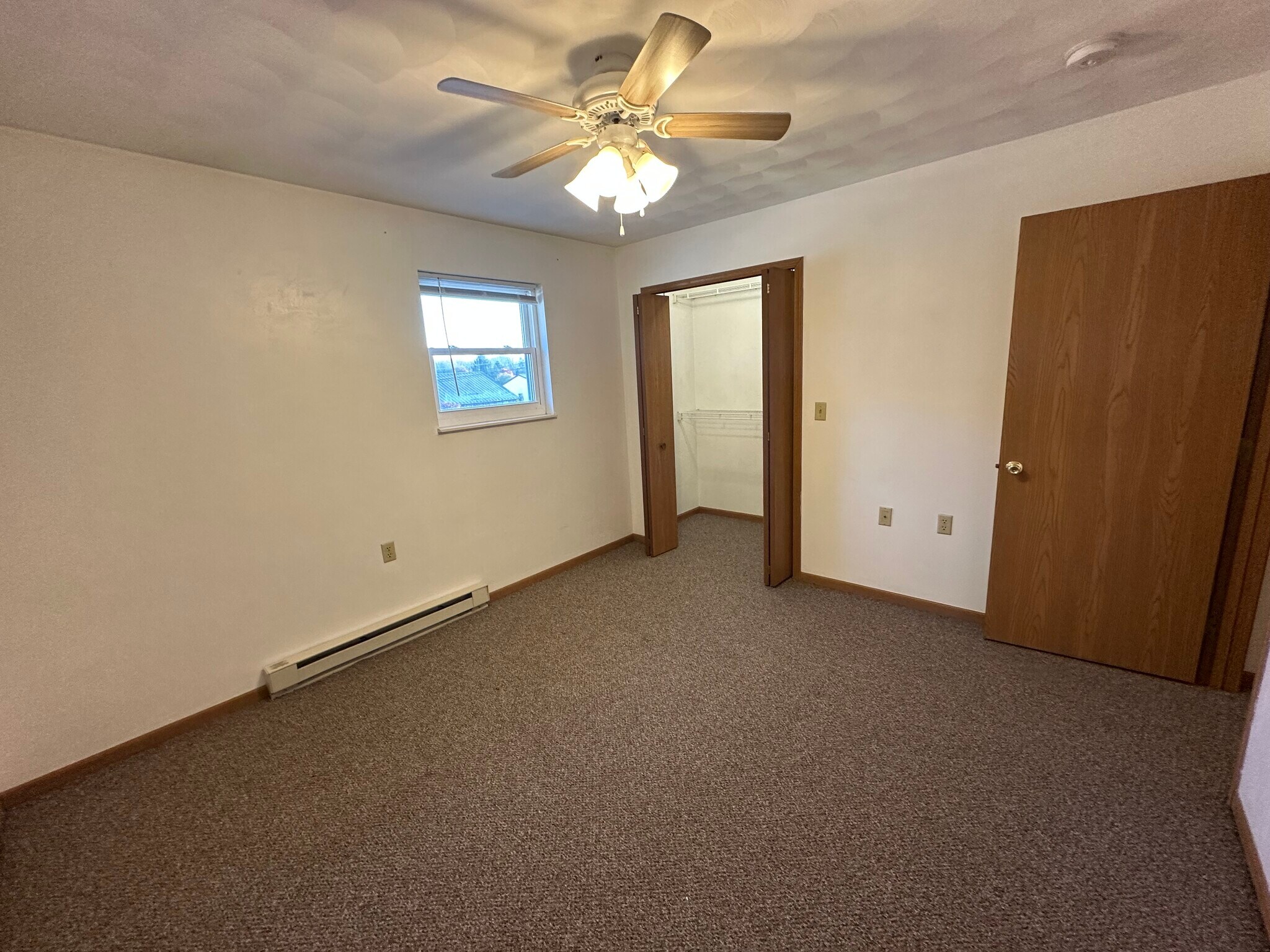 Bedroom 2 - 1010 Lakeshore Dr