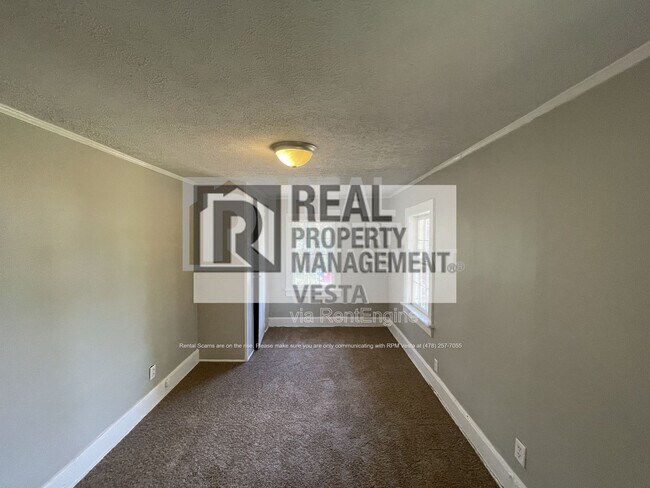 Building Photo - 2677 Napier Ave