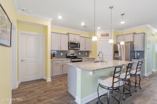 Building Photo - 614 Silos Wy