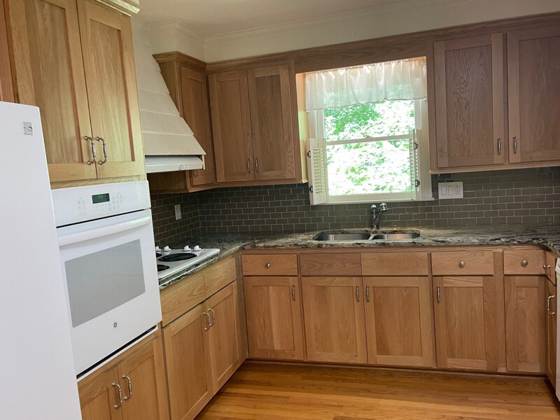 Building Photo - 624 Foxwood Dr SE