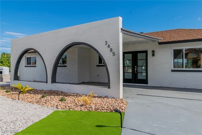 Building Photo - 3485 Shamrock Ave