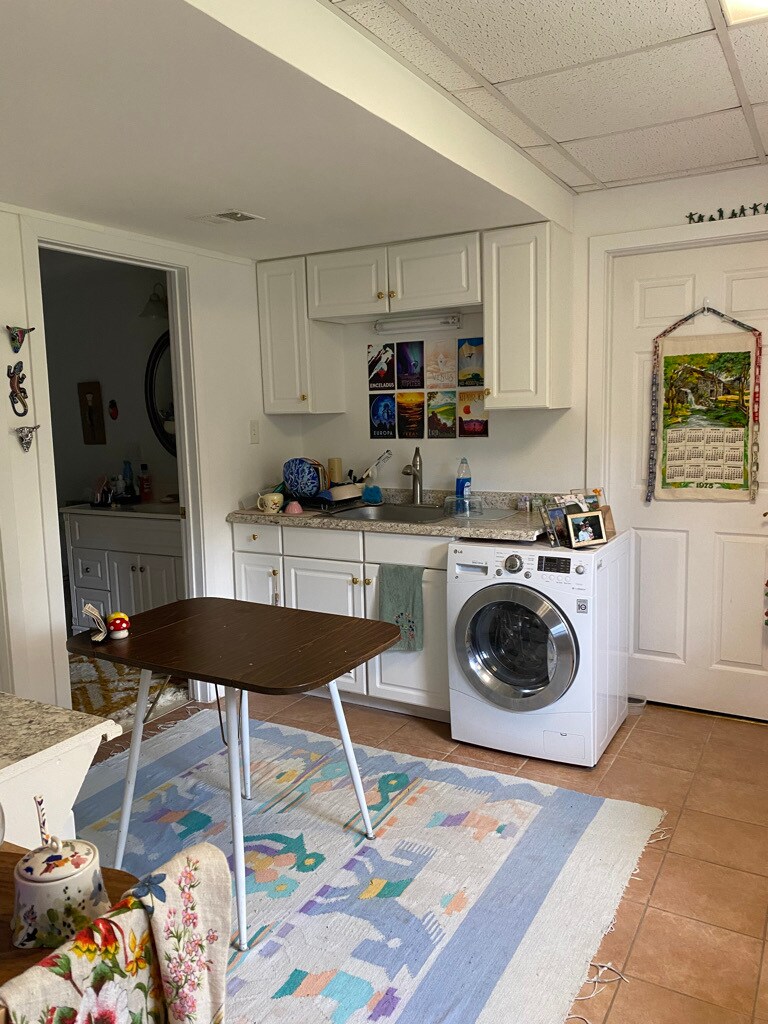 Kitchen - 600 W Linden St