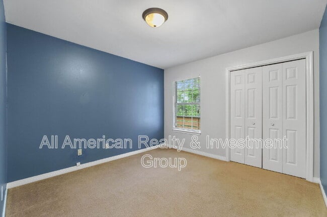 Building Photo - 1911 Summer Hills Ln