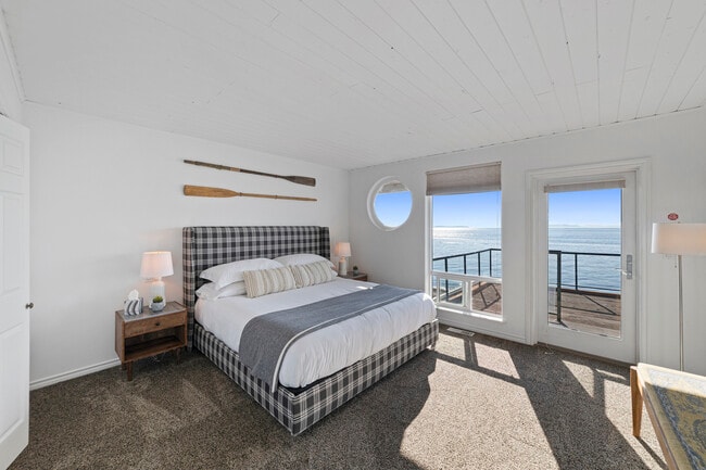 Building Photo - 4825 Sucia Dr