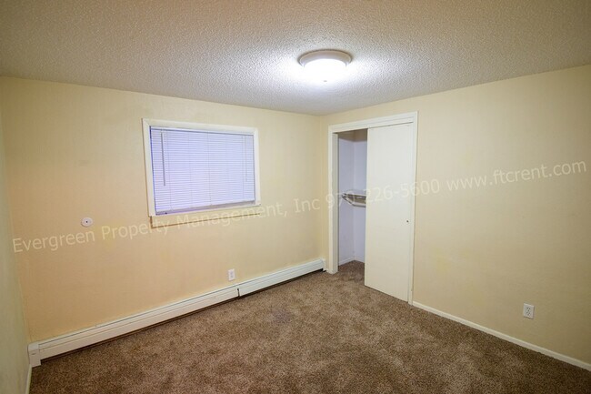 Building Photo - 3006 Sunset Dr