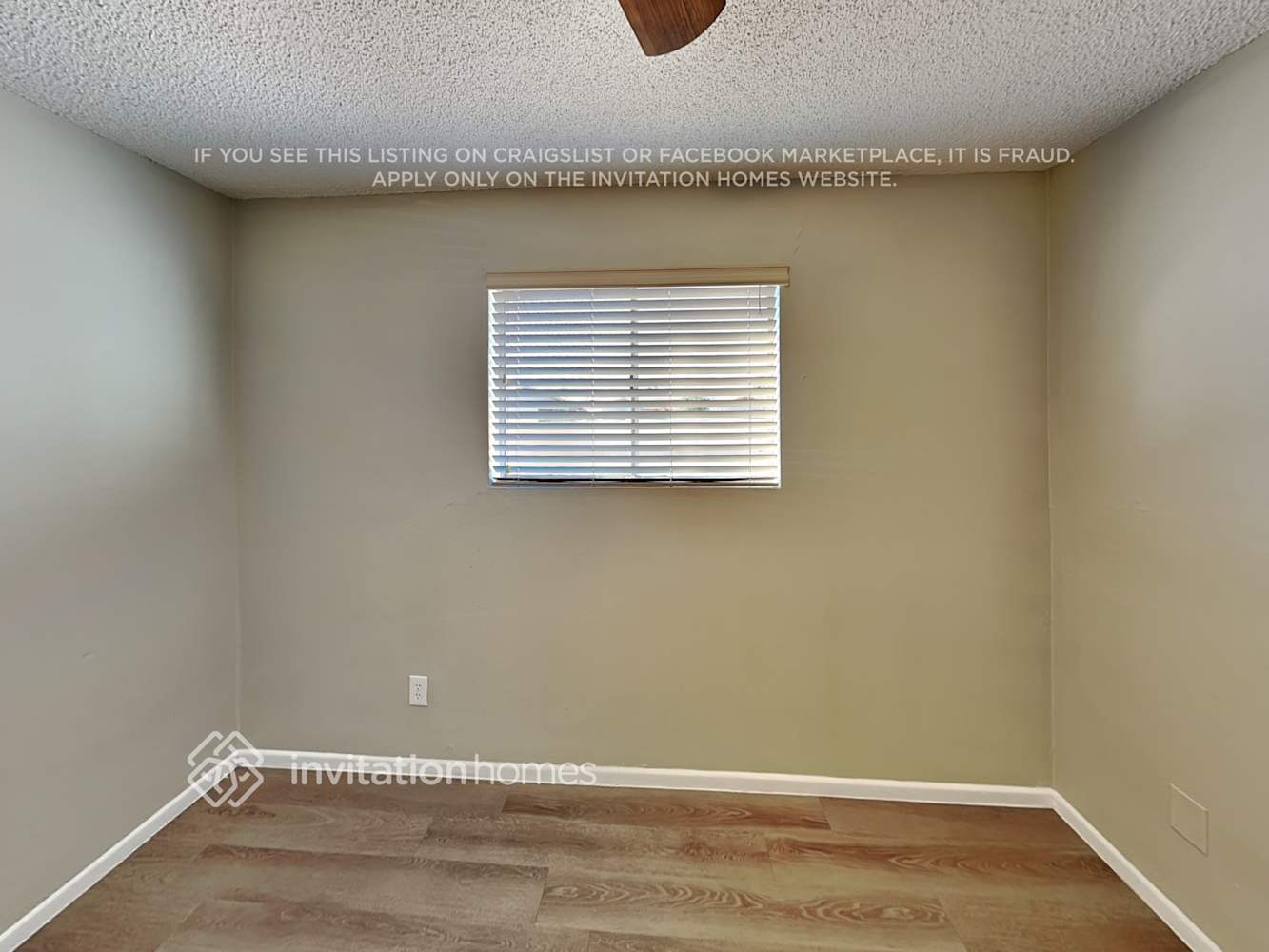 Building Photo - 1120 S Lilac Cir