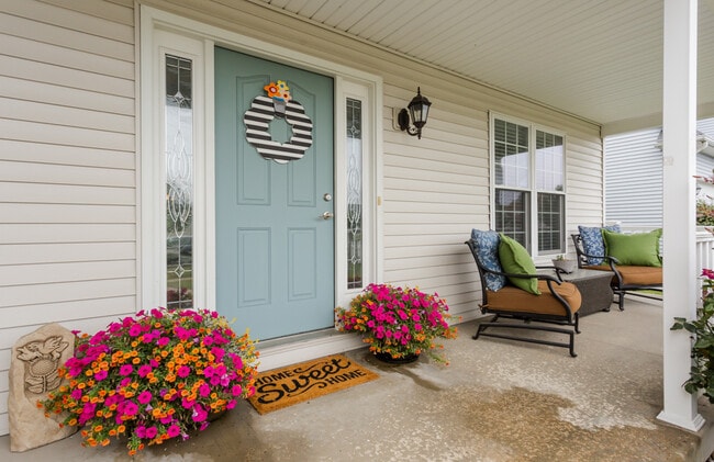 Building Photo - Large 4 bedroom with office space, Springf...