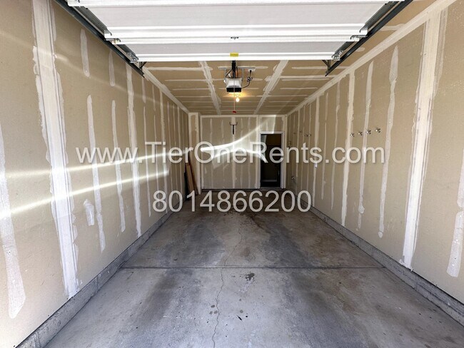 Building Photo - This property offers a NO DEPOSIT option a...