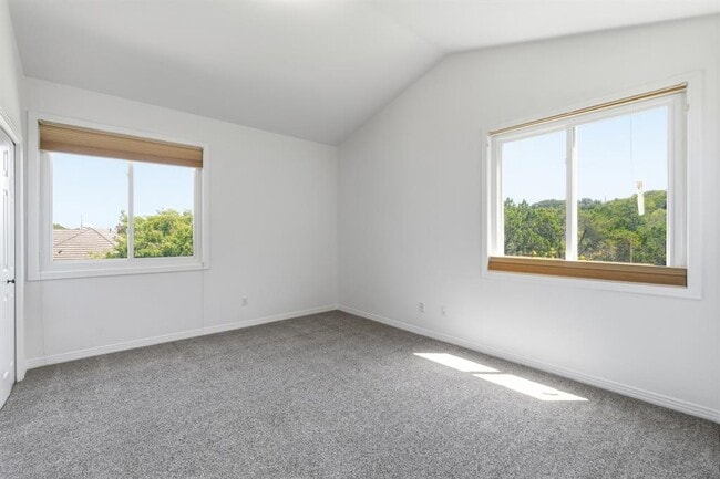 Building Photo - 409 Beardsley Ln
