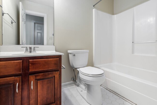 Building Photo - Woodcroft Wonderful!