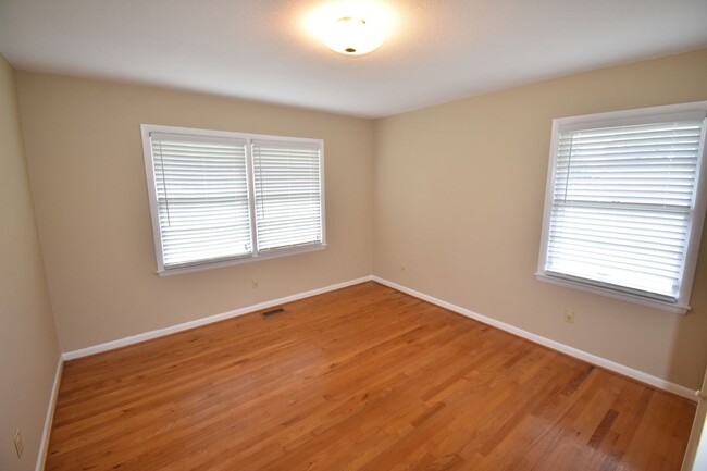 Building Photo - 4 Bedroom and 3 Bath Home- Vander