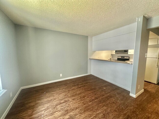 Building Photo - 1 BED 1 BATH IN AUSTIN TX!