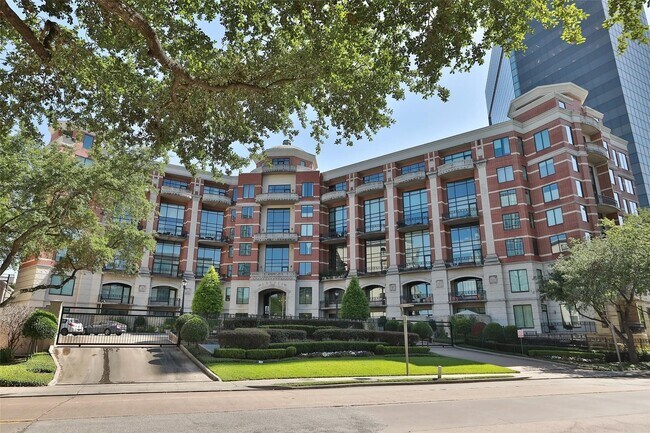Building Photo - 5005 Hidalgo St