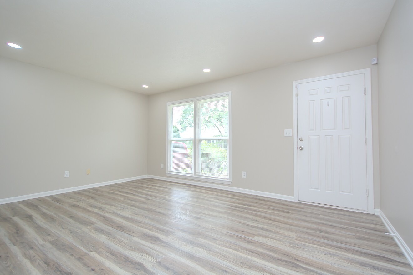 Building Photo - 1335 Heafer Rd