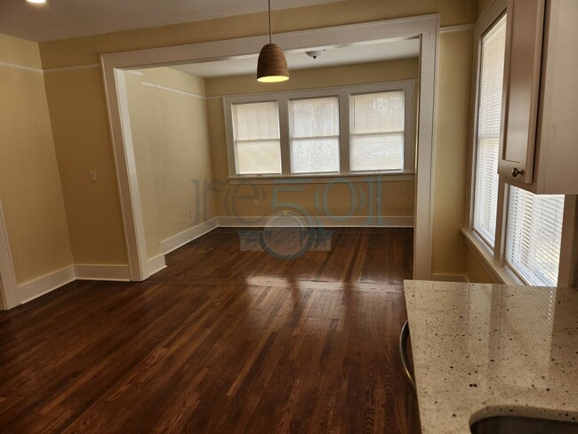 Building Photo - Newly Renovated Immaculate Condo In Hillcrest!!!!! Just Blocks from UAMS!!