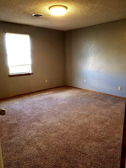 Building Photo - 1503 College Ave