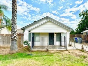 Building Photo - 107 W Beechwood Ave