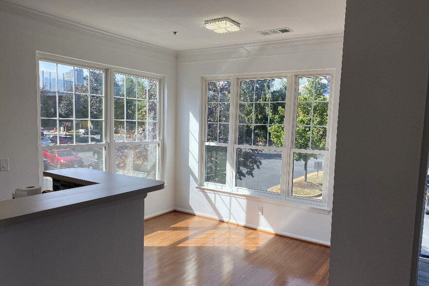 Building Photo - 1530 Spring Gate Dr