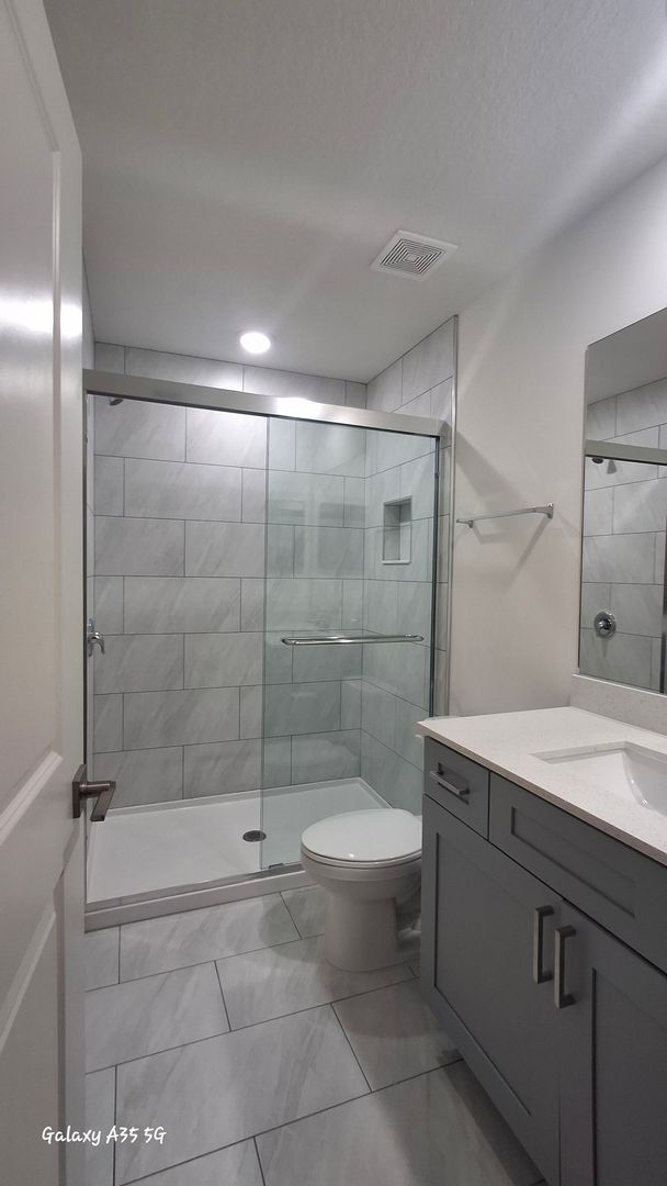 Building Photo - Now Leasing – 3 Bedroom / 2 Bathroom Luxury Apartments