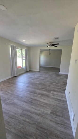 Building Photo - 1102 Lorrie Dr