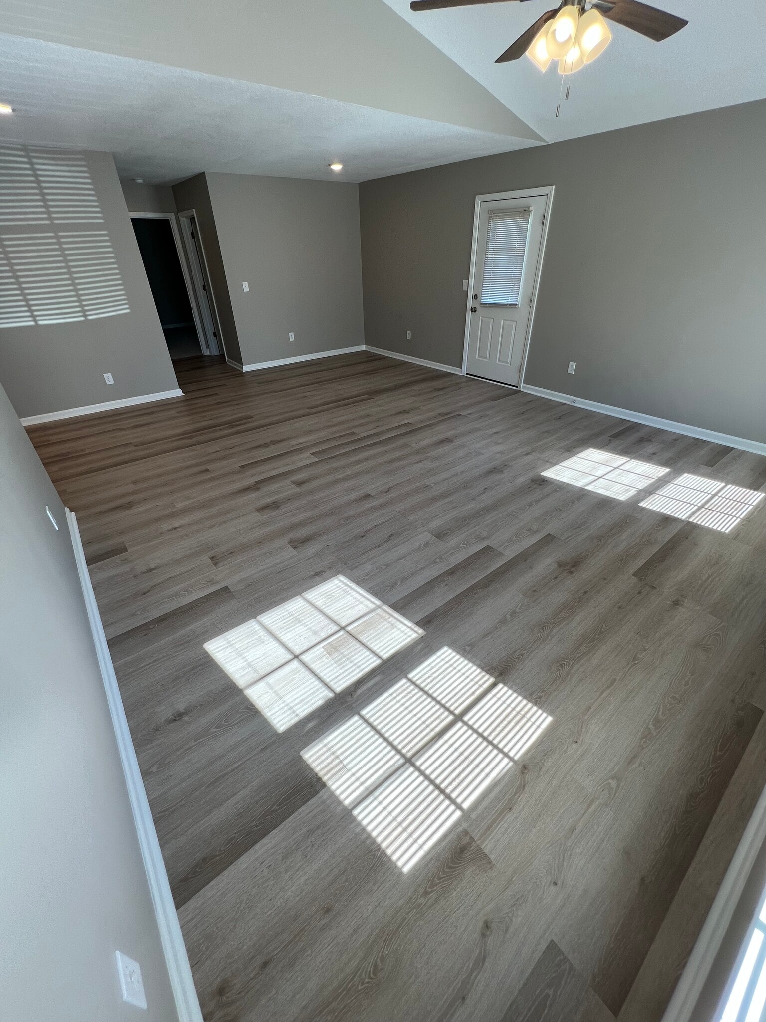 Main Living - 2A Circleview Dr