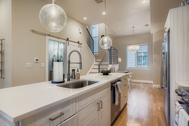 Building Photo - 2739 W 24th Ave