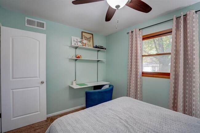 Building Photo - 5519 Leanne Ln