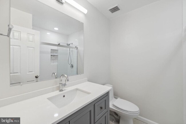 Building Photo - 6008 Waterbury Ct
