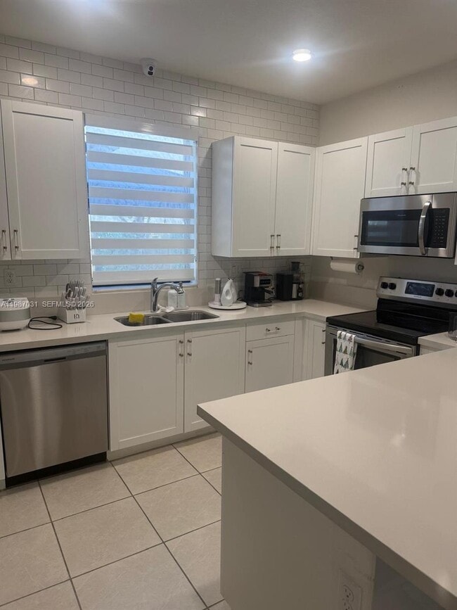 Building Photo - 522 SW 19th Wy